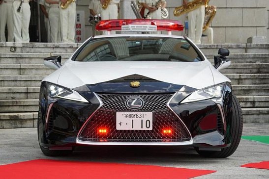 Полиция Японии будет патрулировать улицы на роскошном Lexus LC 500