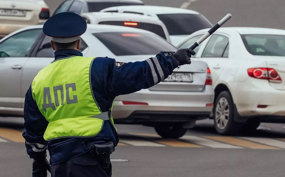 Гонки с нарушителями и борьба за безопасные дороги: репортаж о работе сотрудников ГАИ