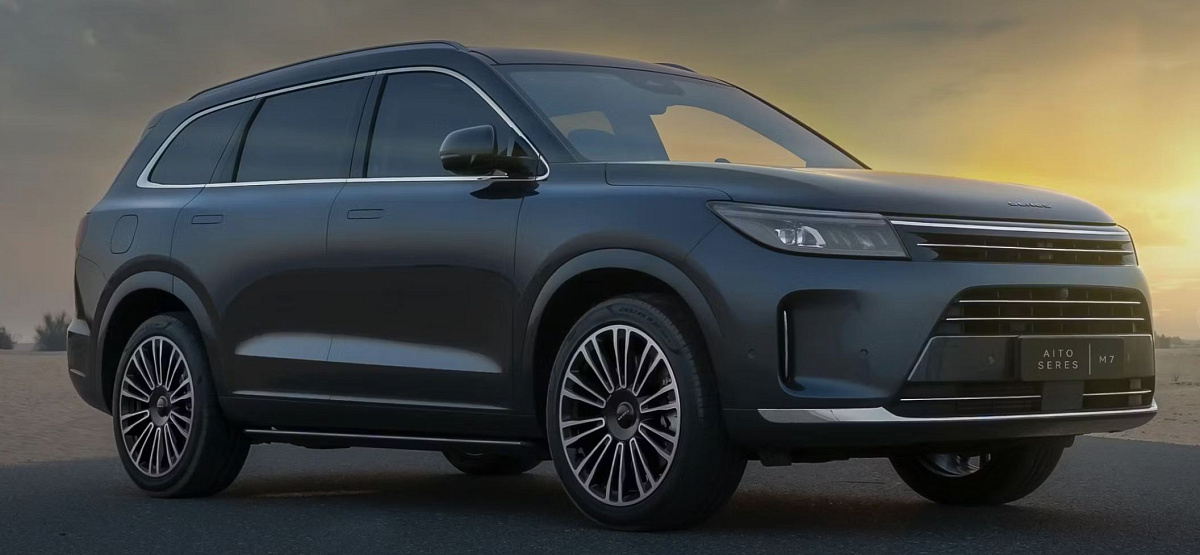 Гибридный кроссовер Seres M7: китайский "Убийца" Toyota Highlander обрушил цену на 2.7 миллиона рублей