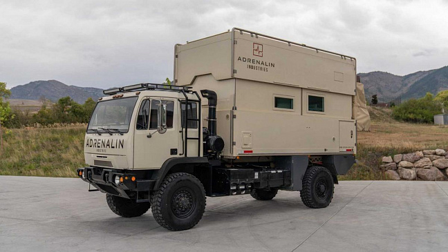 Представлен внедорожный автодом Custom Titan XD Expedition Camper 