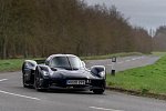 Суперкар Aston Martin Valkyrie появился на дорогах