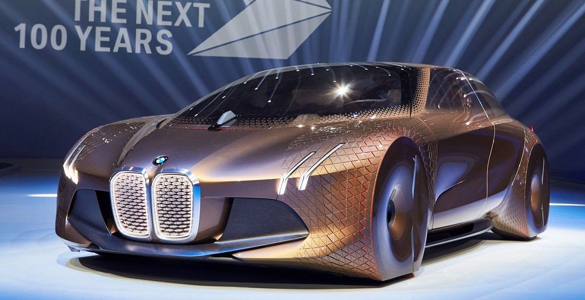 Даже в беспилотных моделях BMW будет руль и педали