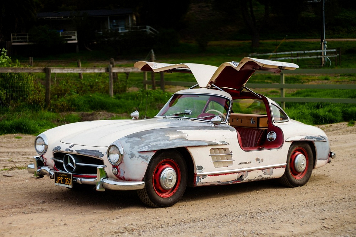 Невосстановленный Mercedes-Benz 300 SL Gullwing 1956 года выставили на  аукцион