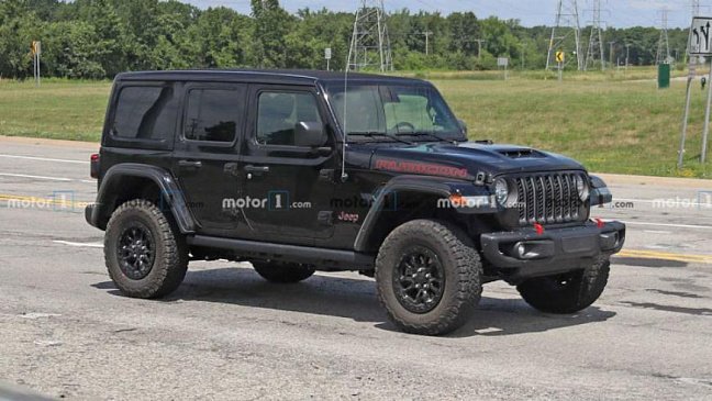 Мощный Jeep Wrangler Rubicon заметили во время испытаний