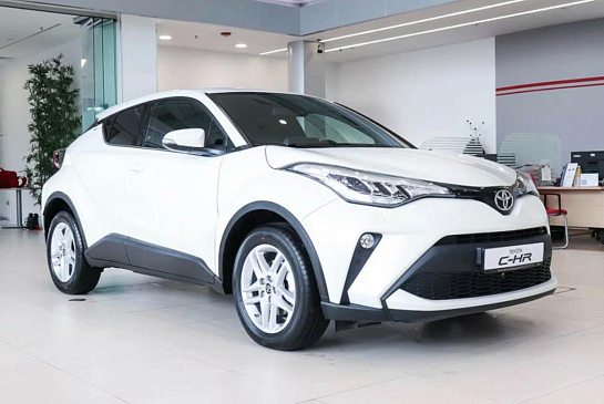 Дилеры РФ распродают остатки Toyota C-HR в старом кузове