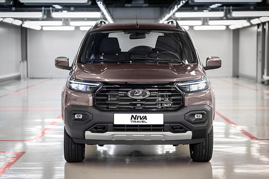 «АвтоВАЗ» озвучил предварительную цену улучшенного внедорожника Lada Niva Travel