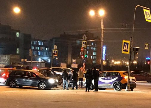 Несколько аварий случилось прошедшей ночью в Санкт-Петербурге