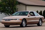 На аукционе продается редчайший Lincoln Mark VIII с мощным двигателем V8 Ford 