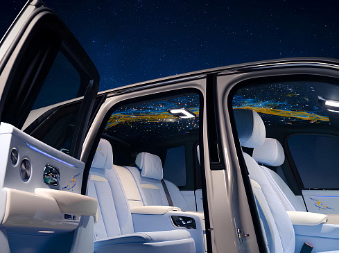 Космическое вдохновение: как Rolls-Royce создал Cullinan Cosmos – SUV, который выглядит как звездный атлас