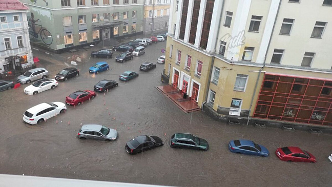 Большинство граждан РФ не готовы покупать авто после ДТП и наводнения 