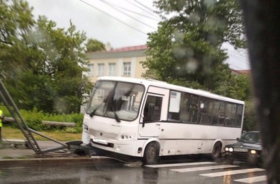 В Пензе зафиксированы ДТП с автобусом и мусоровозом