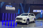 Компания Toyota представила обновленный минивэн Toyota Innova Hycross 2023 года