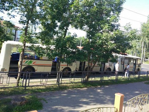В Томске столкнулись сразу три автобуса