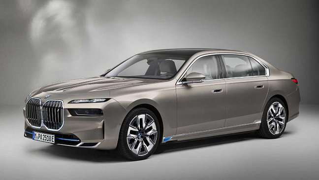Компания BMW тестирует электрический седан i7 2023 модельного года