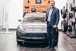 Дилер Infiniti продал мэру электрокар Tesla