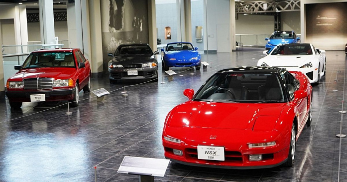 В экспозицию заводского музея Toyota добавили спорткупе Honda NSX