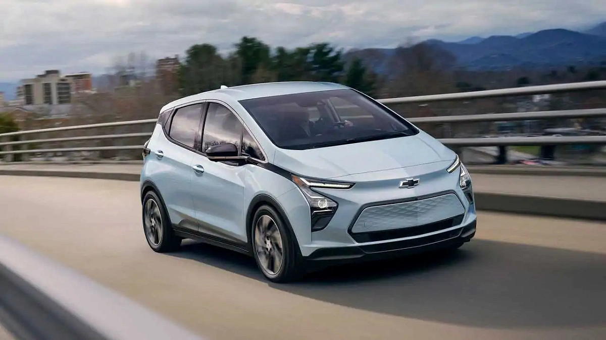 Новая версия электромобиля Chevy Bolt появится в 2025 году