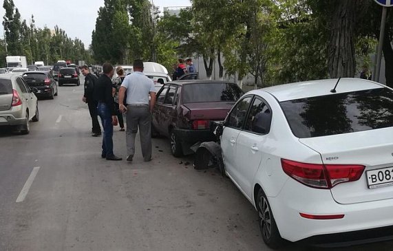 В Волгограде водитель, страдающий эпилепсией, спровоцировал массовое ДТП