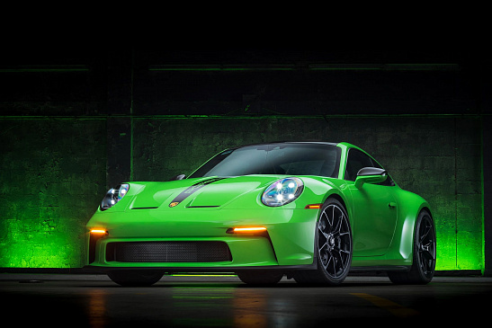 Ярко-зеленый Porsche 911 GT3 Touring 2022 года выставили на аукцион за 15 млн рублей
