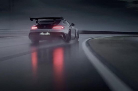 В интернете появился первый видеотизер мощнейшего суперкара Mercedes-AMG