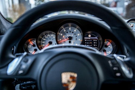 В Porsche осваивают онлайн-продажи автомобилей 