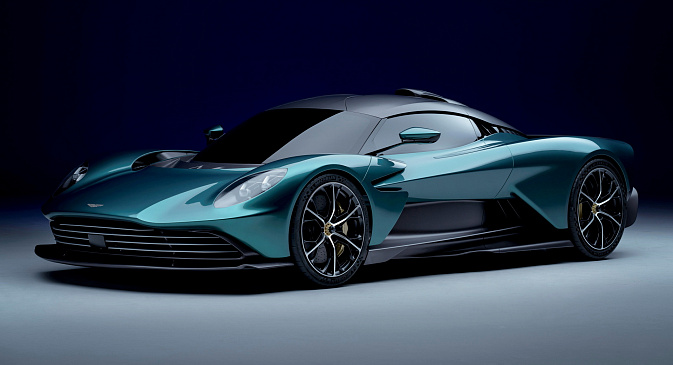 Компания Aston Martin готовит к презентации две автоновинки
