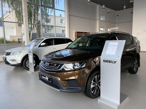 Продажи новых машин Geely в России увеличились более чем в 2 раза