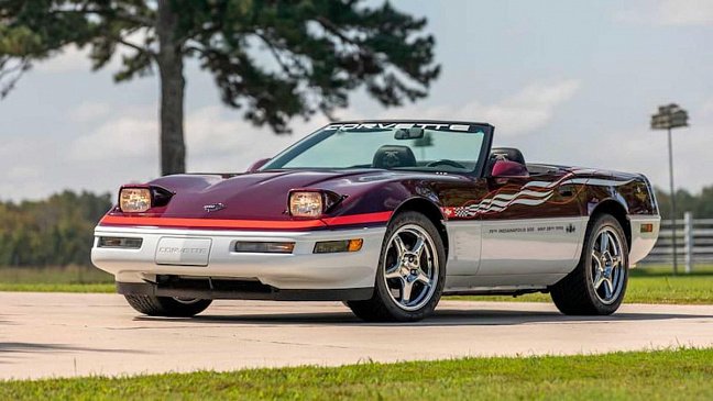 Редкий автомобиль Chevy Corvette Pace Car Edition продается на аукционе 