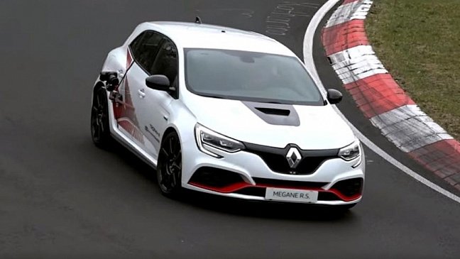 Журналисты запечатлели самую мощную версию Renault Megane 
