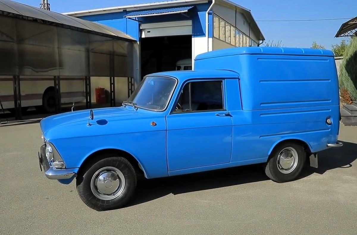 Трудяга советских дорог ИЖ-2715 – автомобиль, созданный для работы