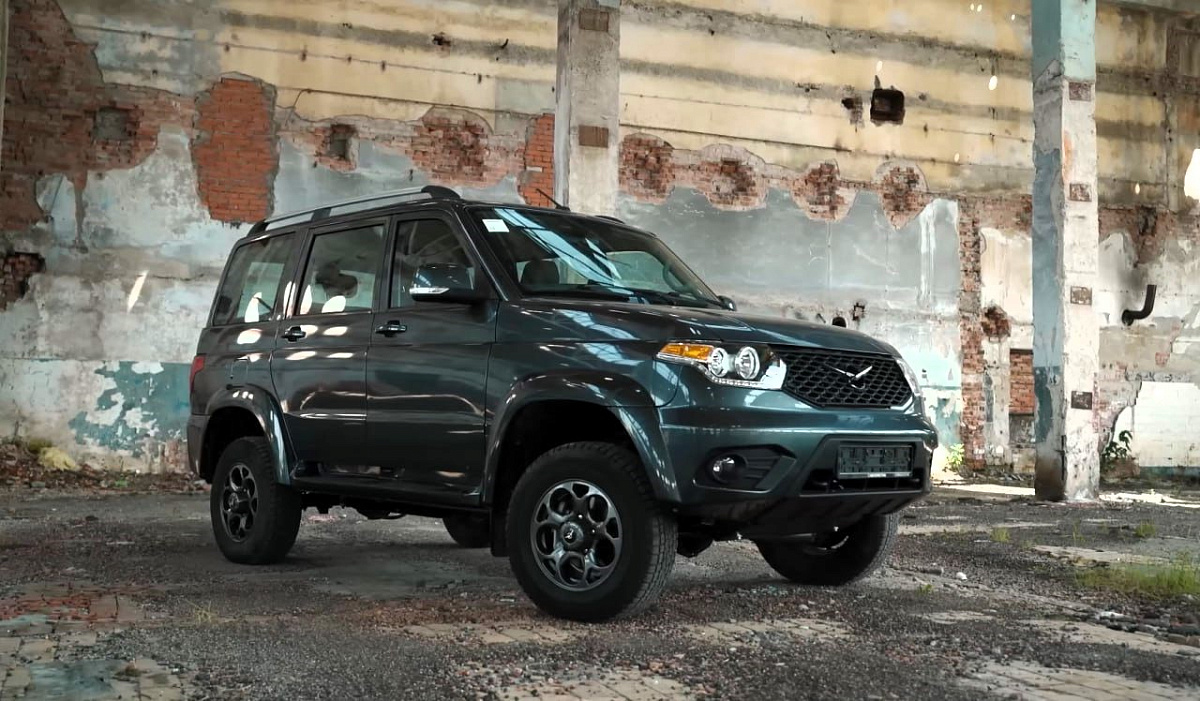 Новый УАЗ Патриот против подержанного Nissan Patrol – какой внедорожник выбрать