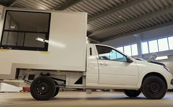 На базе Lada Granta создали автолавку для деревень и сел