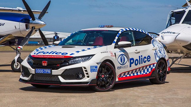 Honda Civic Type R стала полицейским автомобилем