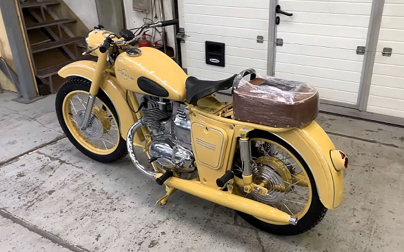 Советский мотоцикл Иж-56 – первый на 100 % отечественный «прародитель» двух семейств