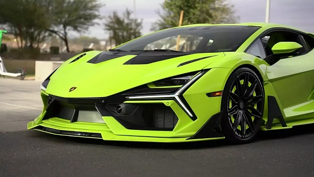 Судя по внешнему виду этого Lamborghini, на нем должен был ездить герой фильма "Маска"  
