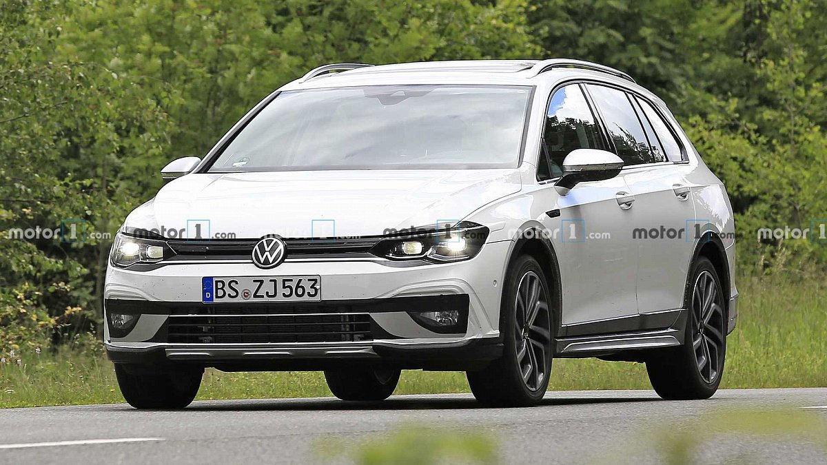 На испытаниях заметили обновленный Volkswagen Golf Alltrack