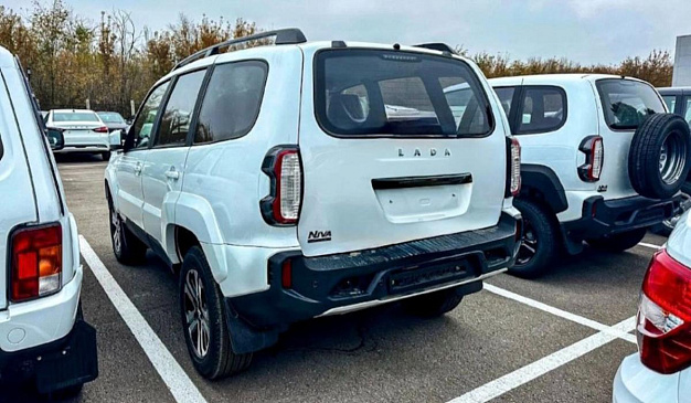 Новая удлиненная LADA Niva: стоит ли ее ждать 