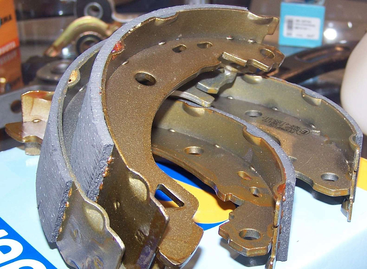 Тормозные колодки: виды, как выбрать