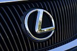 Lexus показал первую в мире «татуированную» машину