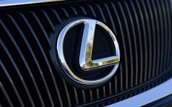 Lexus показал первую в мире «татуированную» машину