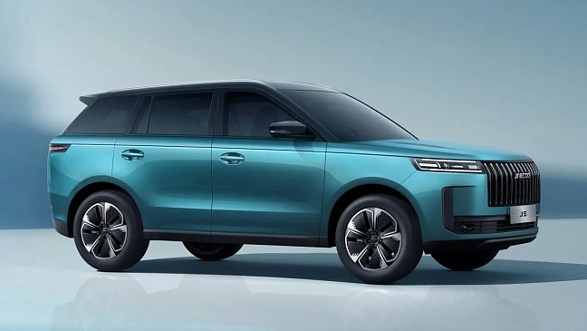 Новый гибридный внедорожник Omoda 7 SHS составит конкуренцию Toyota RAV4. В чем его плюсы
