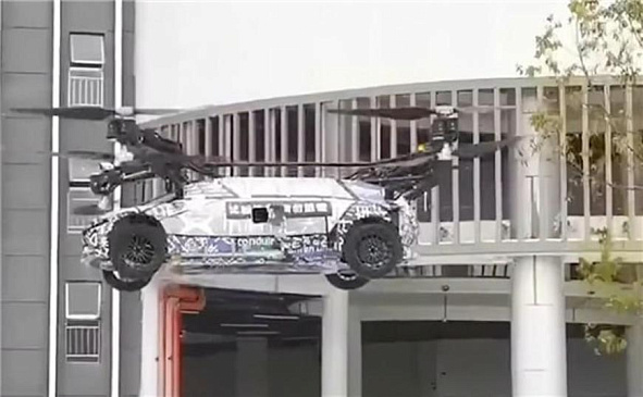 В Китае представлен летающий автомобиль в стиле Hummer