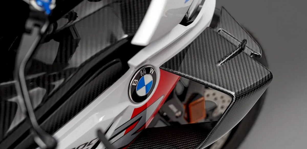 BMW представила новый S1000RR на 2023 год