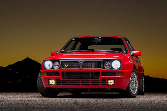 На онлайн-аукцион попал один из самых крутых хот-хэтчей Lancia из 90-х