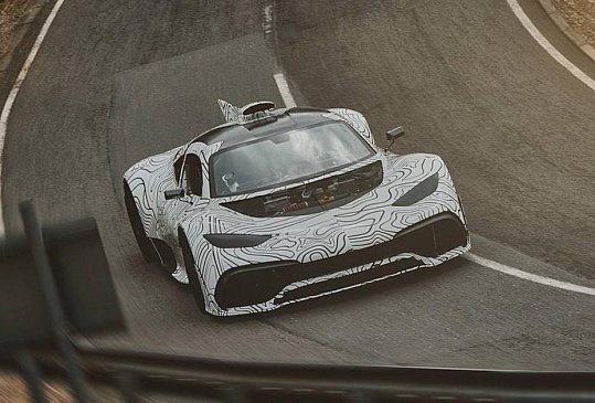 1000-сильный гиперкар Mercedes-AMG Project One вышел на дорожное испытание