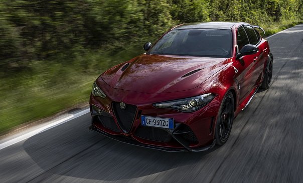 Alfa Romeo запускает в Европе суперседаны Giulia GTA и GTAm