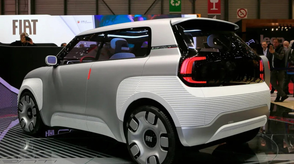 Fiat представляет бюджетный электрокар Panda за 2,4 млн рублей