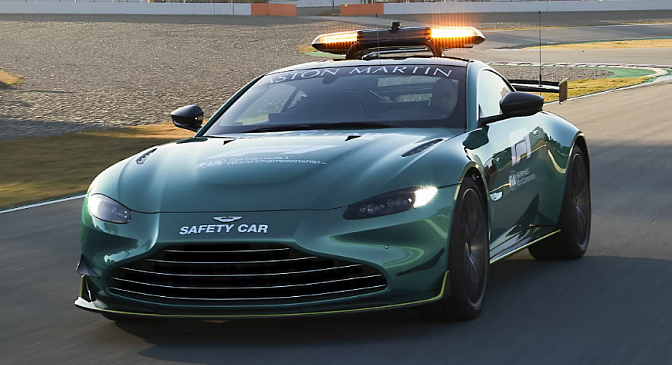 FIA защитила автомобиль безопасности Aston Martin после жалоб гонщиков Формулы-1 на его медлительность 