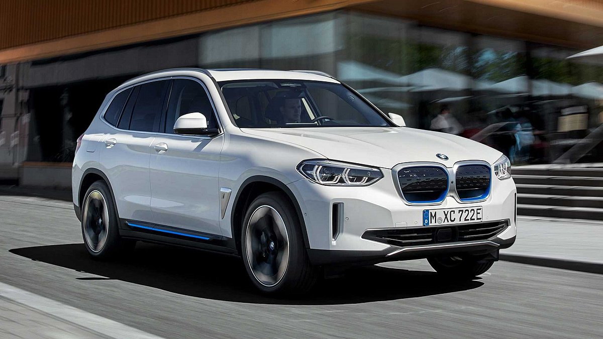 Компания BMW продемонстрировала электрический кросс iX3