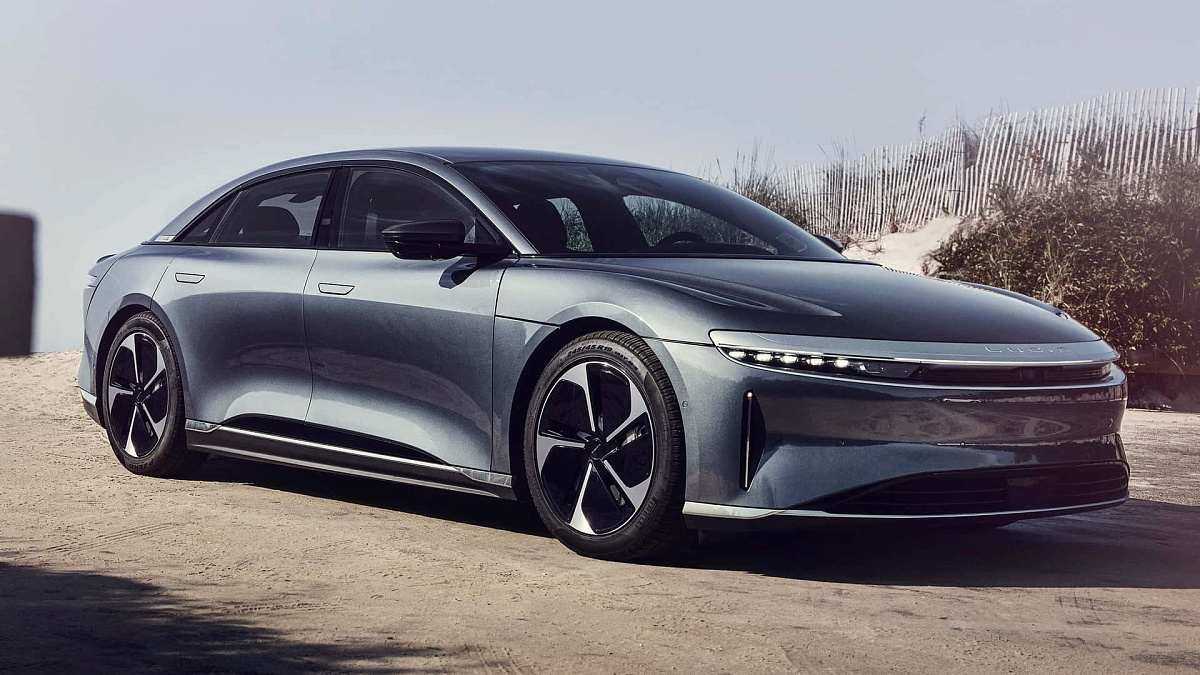 Сможет ли электрический Lucid Air GT 2025 года проехать на одной зарядке обещанные 823 км.